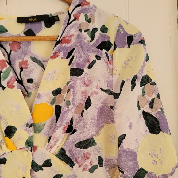 Floral short dress with long sleeves - Picture 7 of 11